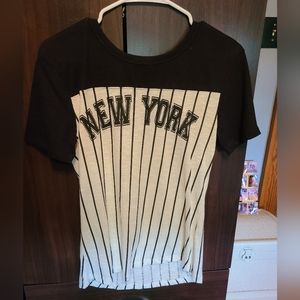 Rue 21 New York Top, size Small